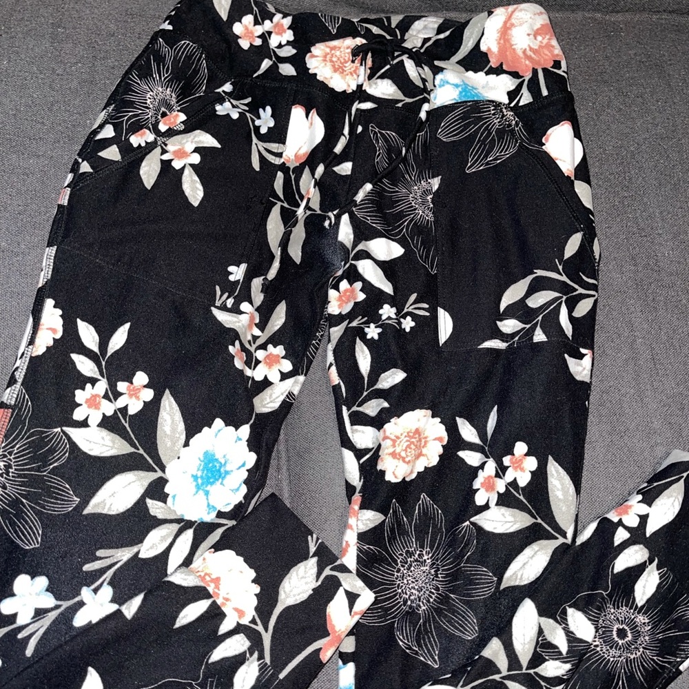 Grace & Lace floral loggers